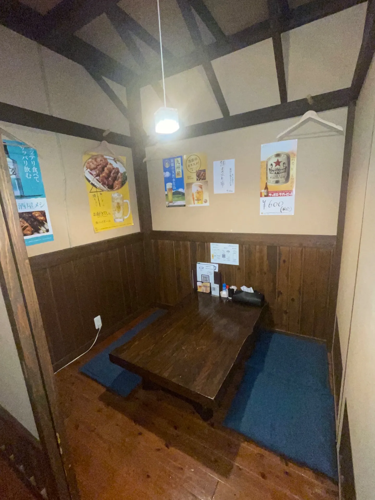 個室で安心！家族で楽しむ焼き鳥ディナー